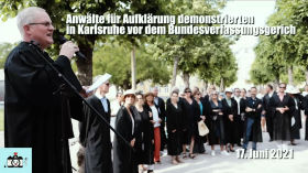 Bundesverfassungsgericht AfA Demo - die "entfesselte Kamera" filmt haufenweise "Anwälte im Talar" bei 40°C ☀️🥵 by Querdenken-615 (Darmstadt)