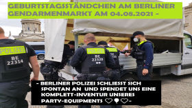 Geburtstagsständchen am Berliner Gendarmenmarkt 04.08.21 / Polizeiliche "Inventur unseres Partyequipments" by Querdenken-615 (Darmstadt)