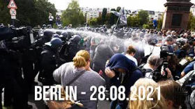 Polizeigewalt überschattet friedliche Demonstration - Berlin 28.08.2021 by QUERDENKEN-711 (Stuttgart)