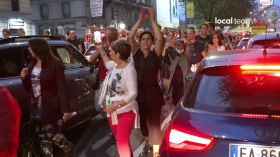Milano, traffico bloccato temporaneamente in circonvallazione da corteo contro il Green Pass by News & Infos